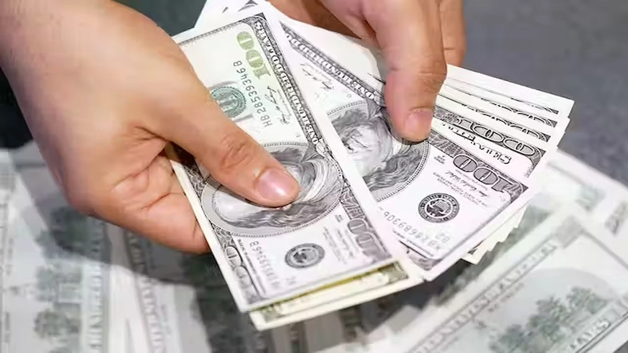 تحركات جديدة في سعر الدولار أمام الجنيه مع بداية تعاملات الثلاثاء